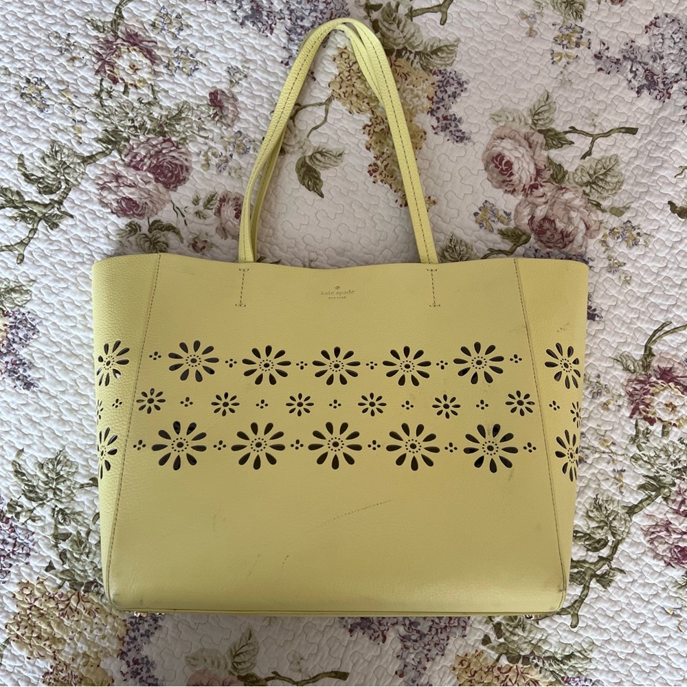 Kate Spade New York Faye Drive Hallie Floral Tote in yellow